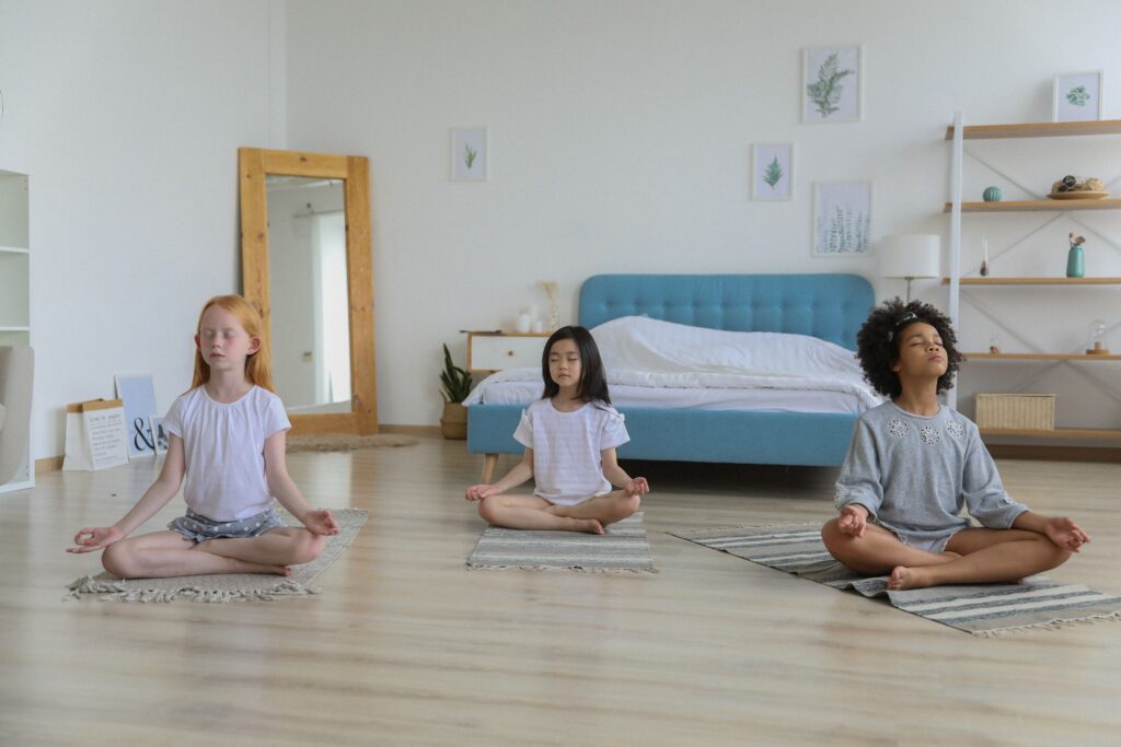 Kids meditating